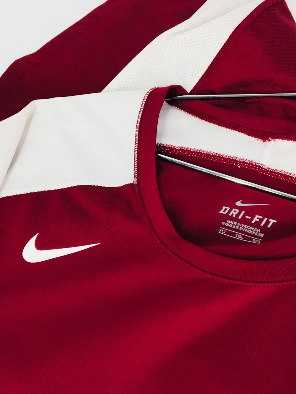 NWOT Nike Running Dri Fit Womens Short Sleeve T Shirt Red Burg XLT